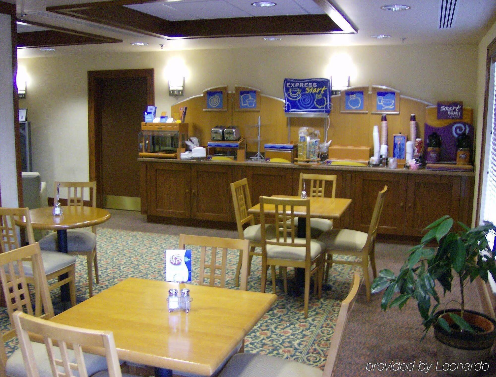 Holiday Inn Express Hotel & Suites Greenville By Ihg Bagian luar foto